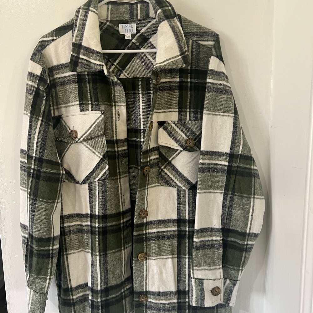 Green Plaid woman shaket